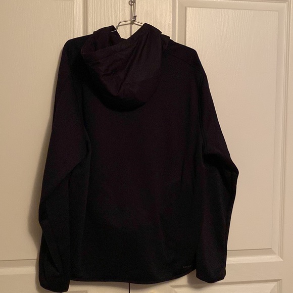 Under Armour quilted hoodie. Light nylon quilting on the front. - Picture 5 of 5